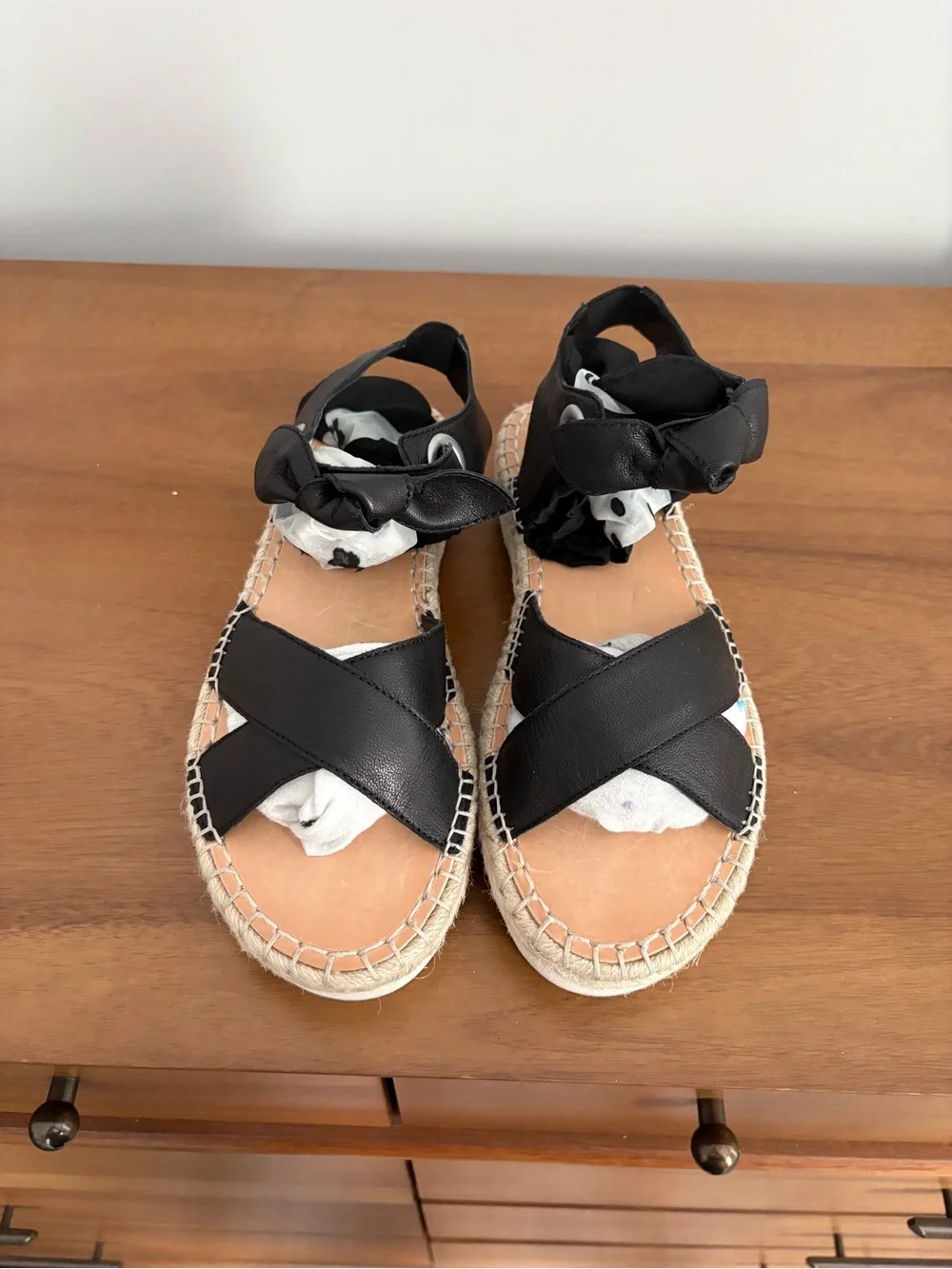FRYE AND CO. black leather